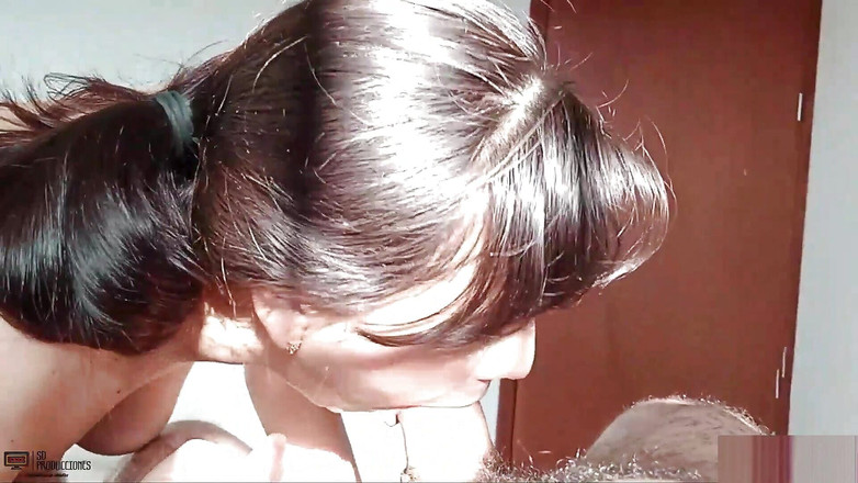 Emma vict: Мій вітчим - збуджений хлопець, який щодня трахає мою мокру гарячу пизду - порно