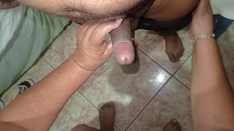 Milfta boohot: PAWG bohaté péro kouření hluboko v krku