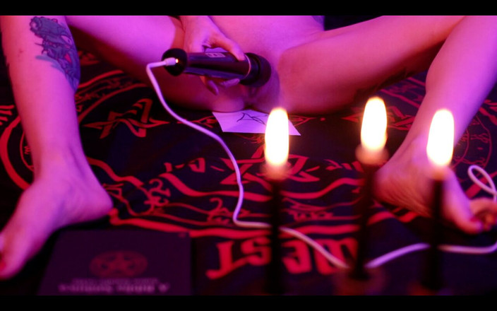 Bia Roman: Modo satanico di venire