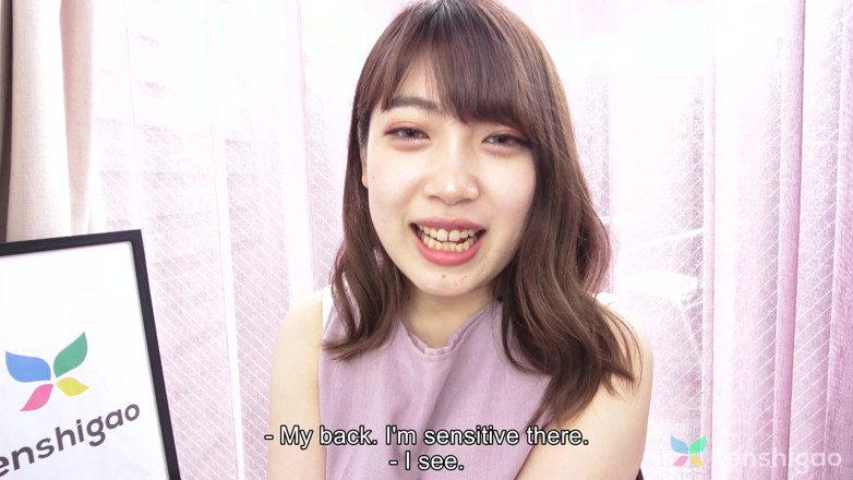 Tenshigao: Kotori suzumiya是我们性感的东京酒吧女孩，今天来拜访我们