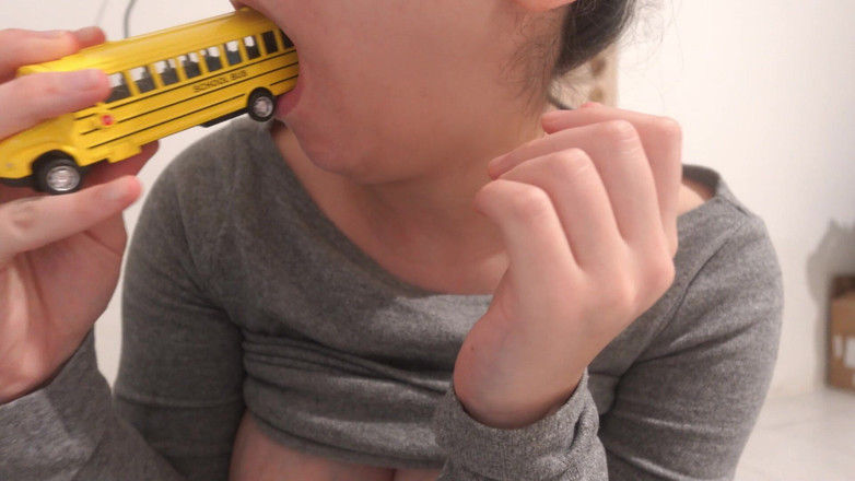 AmayaMori: Мачеха-великанша хочет съесть крошечную школу