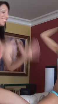 Intensywna lesbijska pasja do Chloe Morgan