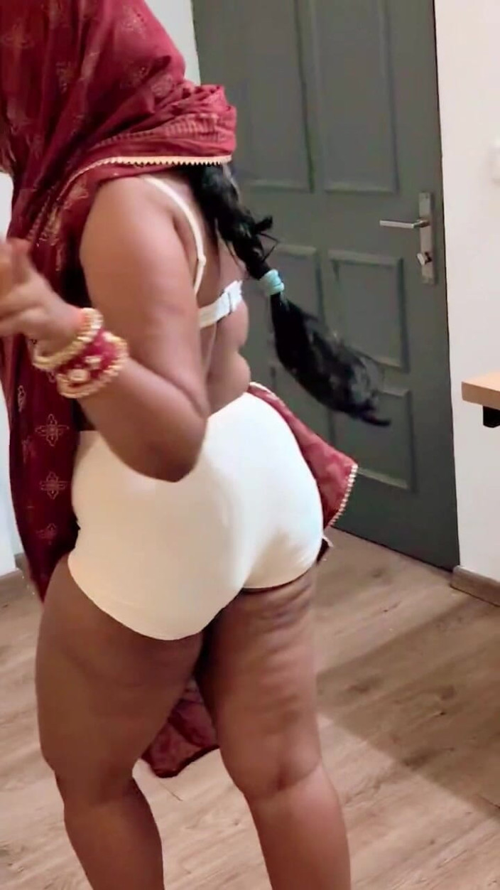 desi_babe1234: Awek desi bengkung mengusik