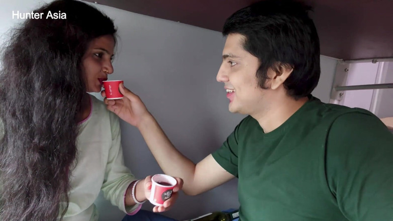 hunter Asia: When a Vlogger Met a Stranger in Train - Part 1