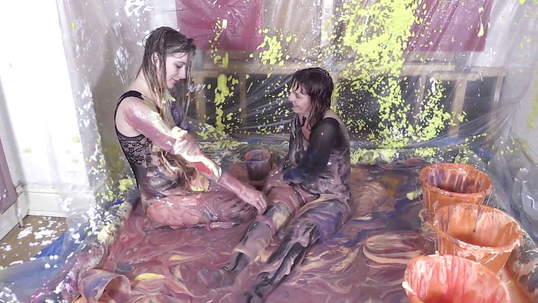 Gunked up girls: Beau y Melody bodystocking wam