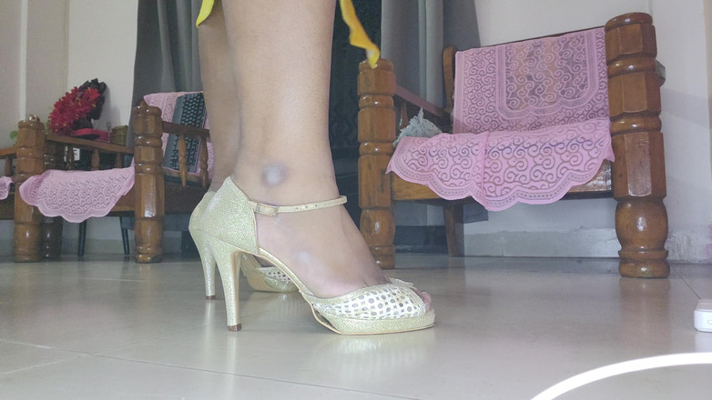 Indiansissychubby: Be a Good Boy Swallow My Dick and Eat My...