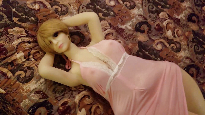 Dukes Hardcore Honeys: 내 베프의 엄마 따먹기 (인형 패러디)