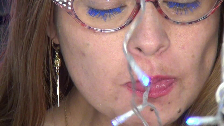 Angel eyes studio: ग़जब का!! रोशनी की एक बहुत लंबी स्ट्रिंग के साथ अंतहीन डीपथ्रोट!