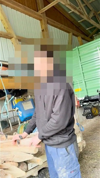 Contadino etero sposata viene succhiato nel suo fienile e Veniamo quasi catturati da un altro lavoratore (5 ° visita) - mike-