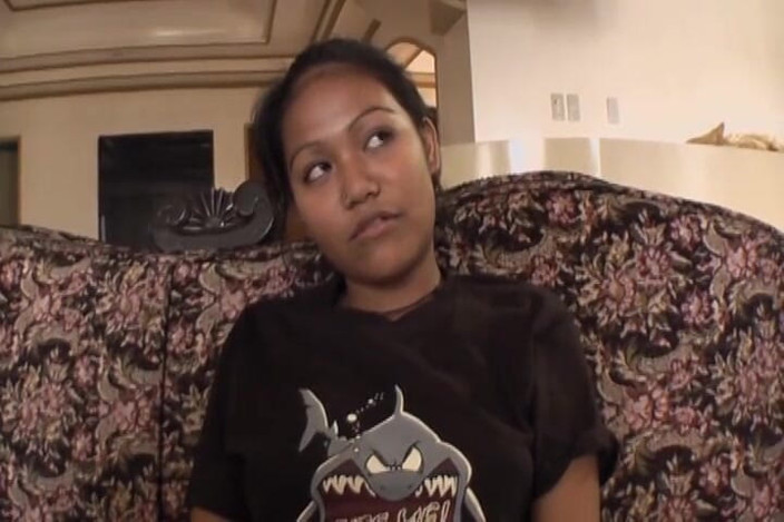 Asian Cuntz: Thai whore riding on the couch on her casting