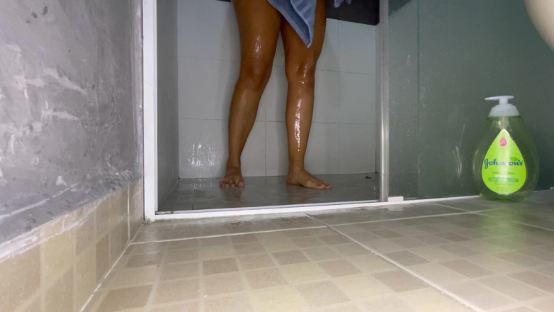La Lucero Fetish: Join Me for a Very Hot Shower