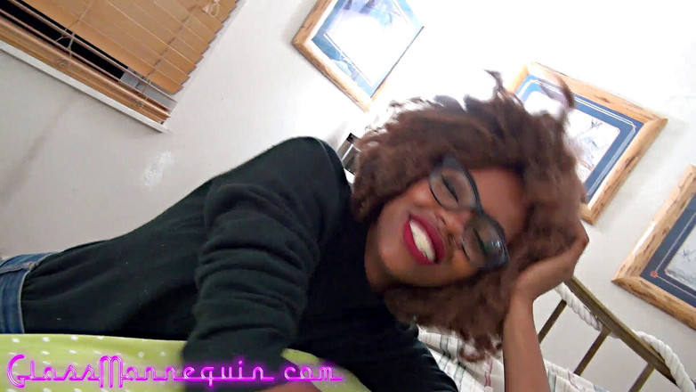 Richard Nailder Hardcore: Темношкіра красуня Бонні Хамфрі смокче Річарду Найлдеру