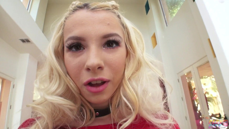 Perv City: Teen Kenzie Reeves solo masturbation