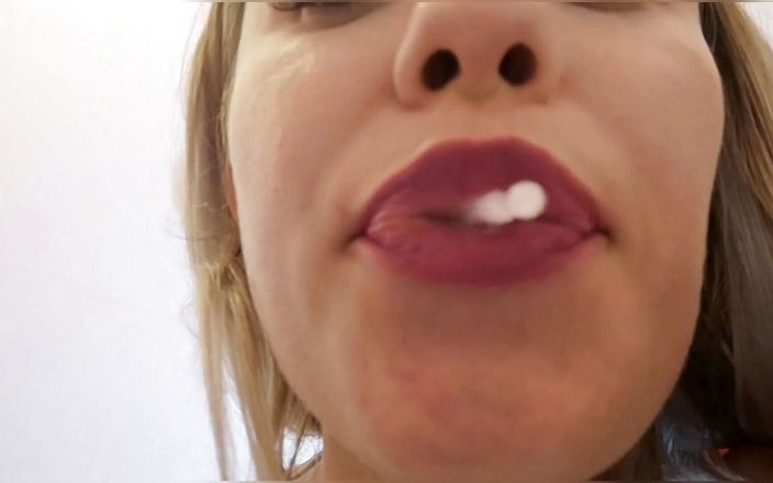 Erotic Tanya: POV furzen und in den mund spucken