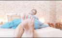 Erotic Tanya: Bedtime foot worship