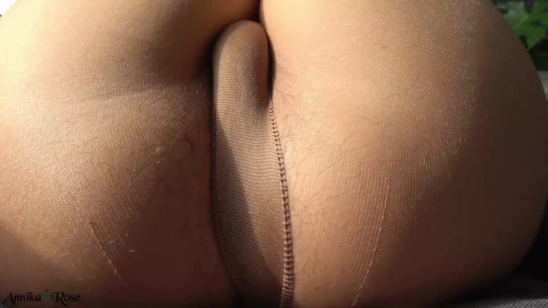Annika Rose: The Sun Turns Me on