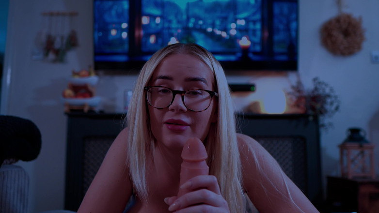 JessieHH: Нахабник з великими цицьками проти ботаніка з великим членом 4k