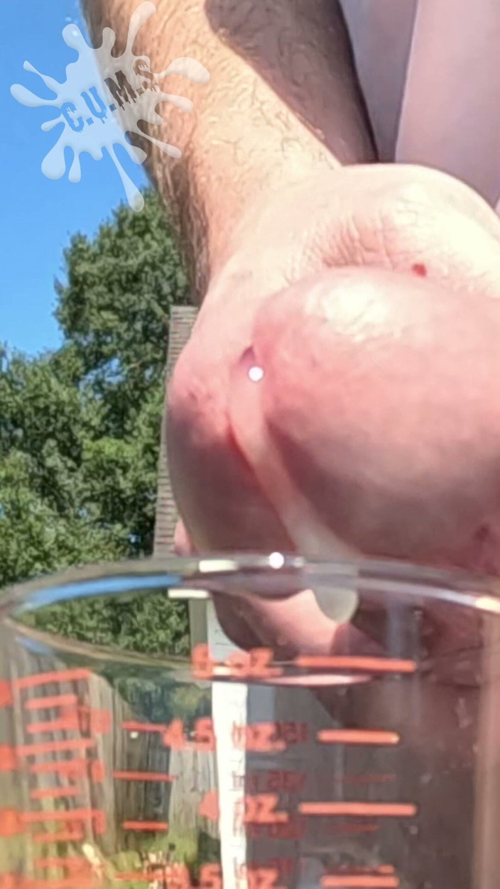 Cum Juggler: C.u.m.s - Close up and Motion Slowed - Solo Cumshot