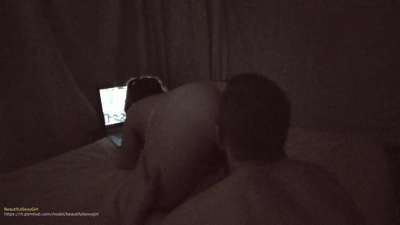 Stella Fog: Cunnilingus Semasa Bermain Tangki