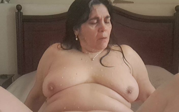 Mommy big hairy pussy: Milenec mě nepřestává šukat a dává ti to natvrdo