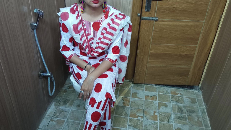 Saarabhabhi6: Hindi teen nevlastní syn se plíží za macechou, jak se...