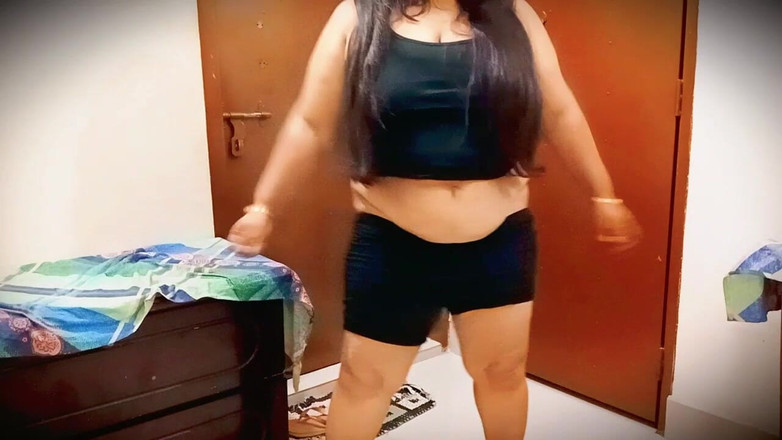 Morjenabb: Stiefzus hard geneukt door haar stiefbroer in de slaapkamer