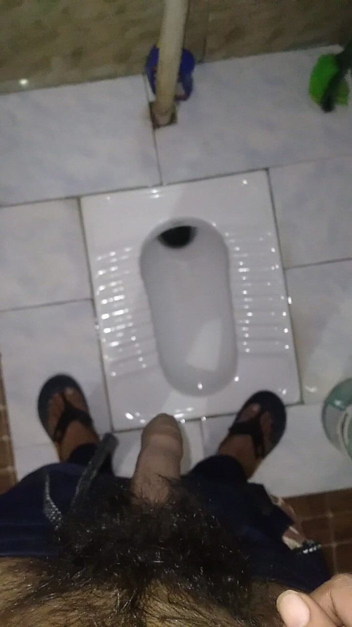 Hottypussy18: 自慰行為とおもらし