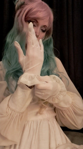 PandoraSG: Găng tay cổ điển thử với goth pastel nhỏ nhắn