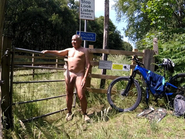 Andy: 步行 33 2025