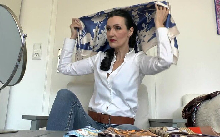 Lady Victoria Valente: カジュアルな装いのための5つの新しいサテンヘッドスカーフ