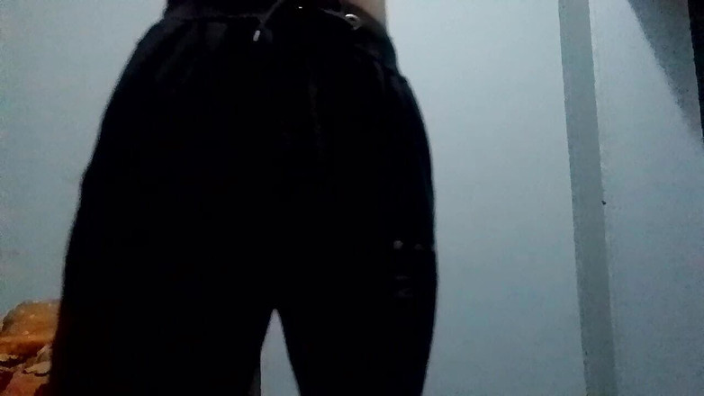 Gangbang straight: Arschloch in der umkleide-dunkelkammer gefickt