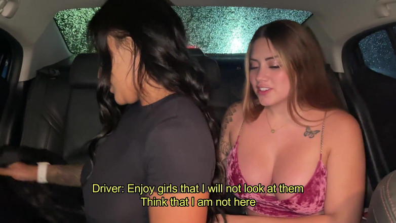 Sara Blonde: Lesbičky jsou nadržené v Uberu a pak šukají doma - Sara Blonde...