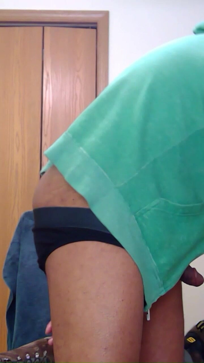 Kennie Jai: Дрочить у моїй зеленій жилетці для друга