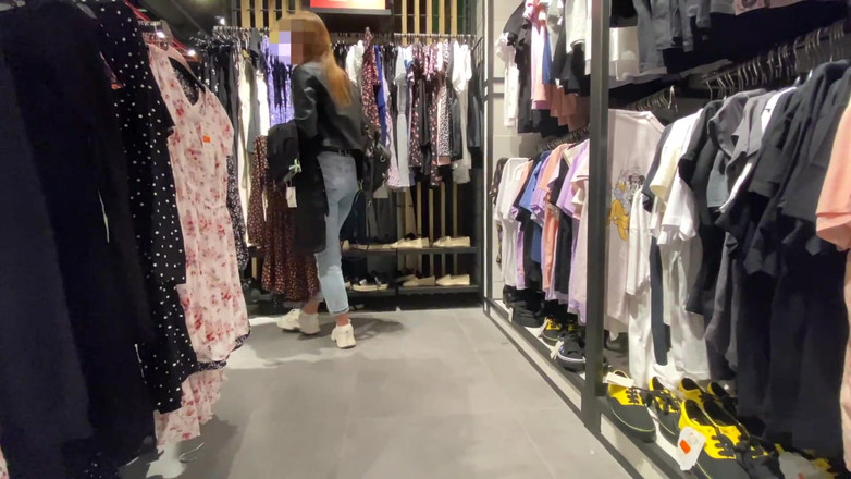 Addy Broke: Awek mengusaha beli betul-betul di bilik persalinan