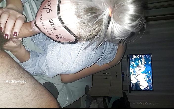 Audrey: Thổi kèn và phun nước đây là những gì bạn có...