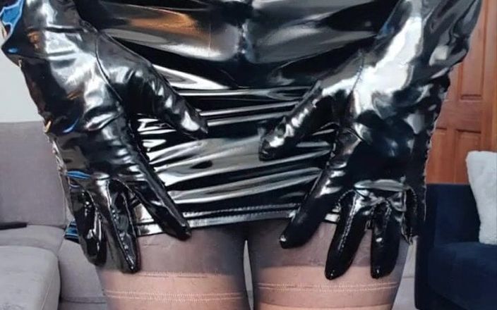 Jessica XD: JessicaXD - Tight PVC Skirt Gloves