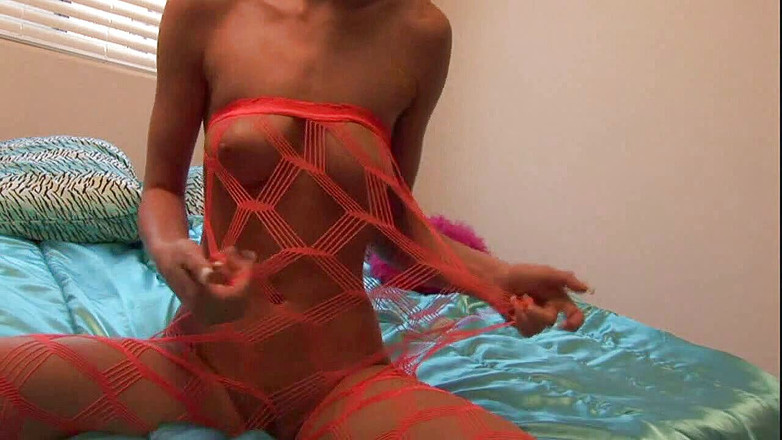 Femdom Austria: Крошка заставляет тебя жестко порть ее чулках-сеточках