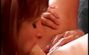 A Lesbian World: Geile Shanna met dildo neuken en poesje zuigen op de...