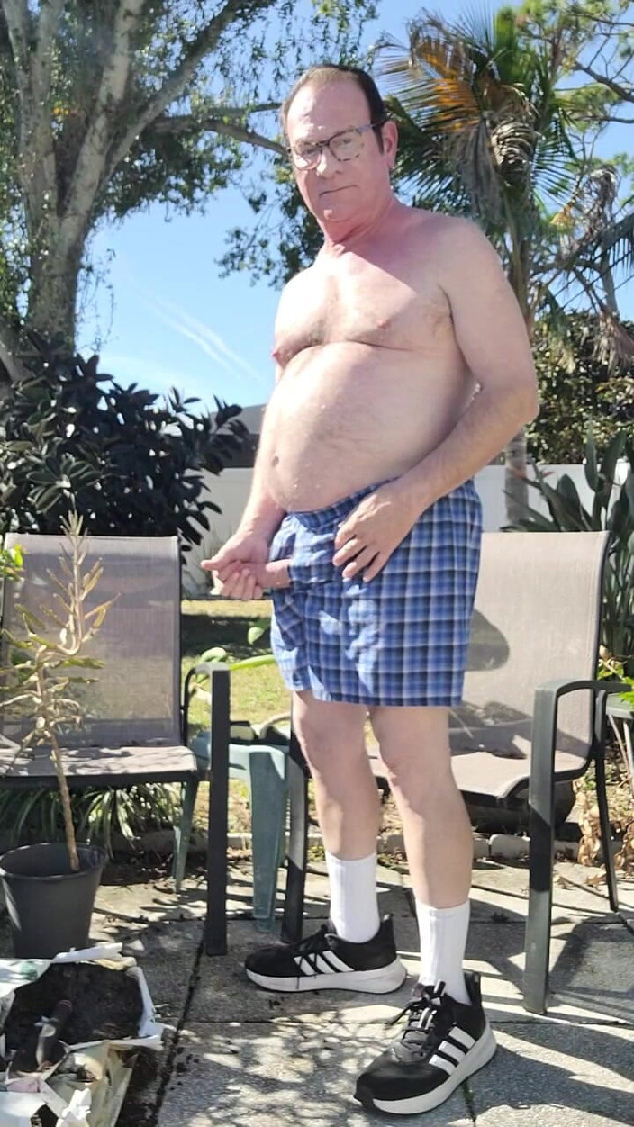 DaddyLNargo: Ulurkan selera di luar