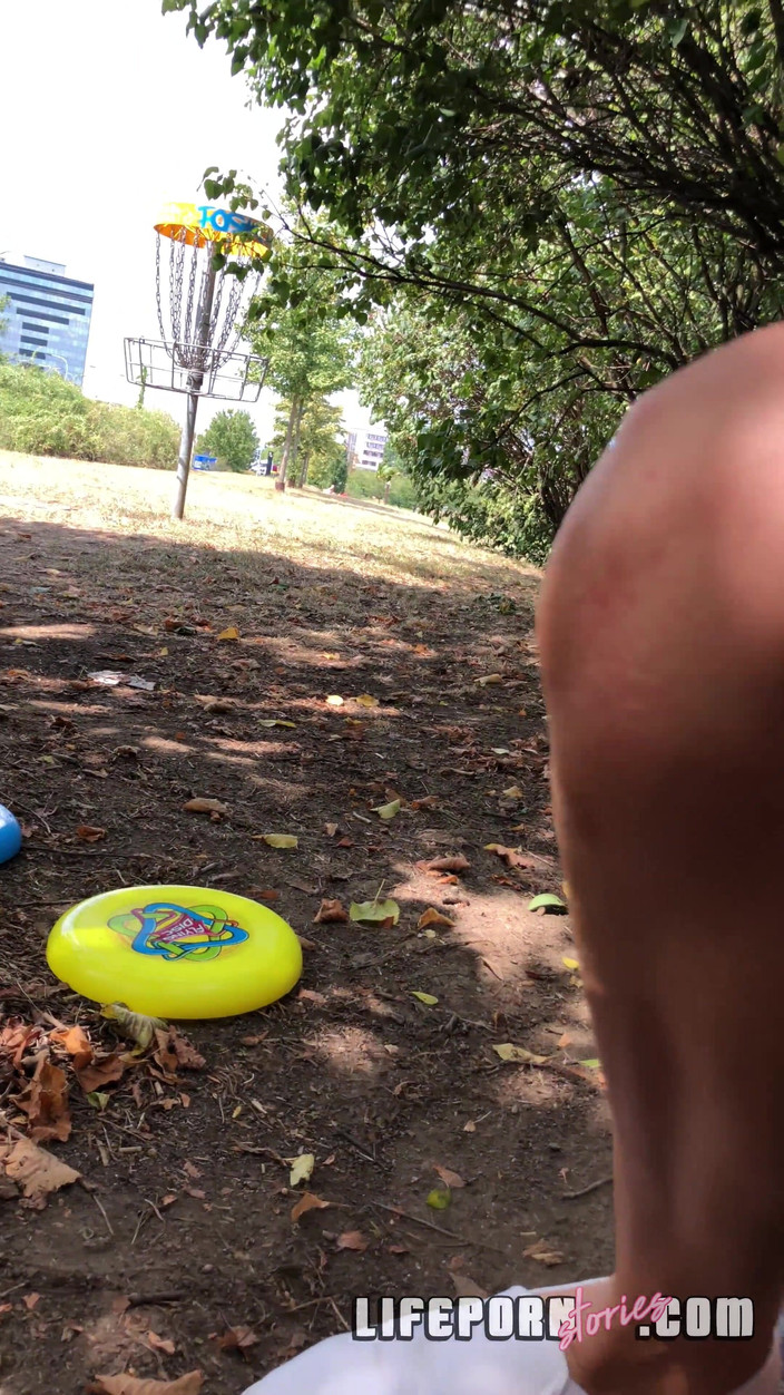 Life Porn Stories: Life Porn Stories 7 - bölüm 6 frizbi ıslak ve dağınık sikişe yol açıyor