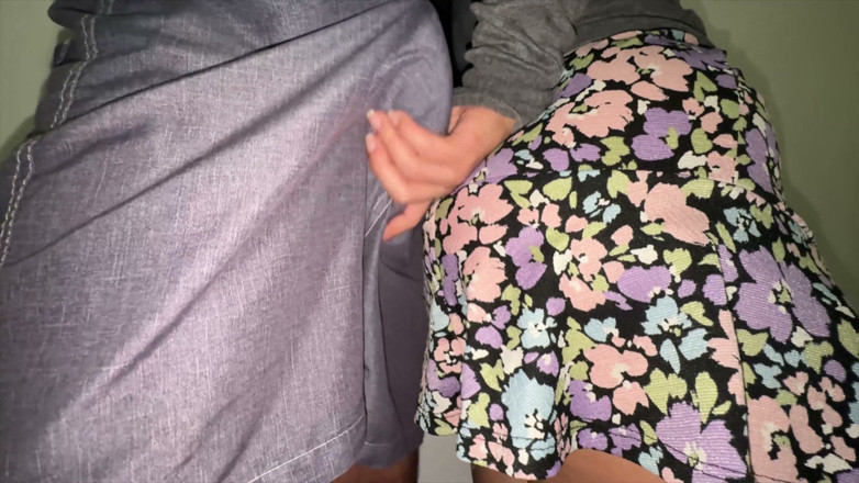 CoupleOfHotSins: Chwyta Penisa Nieznajomego Z Ogromną Erekcją.