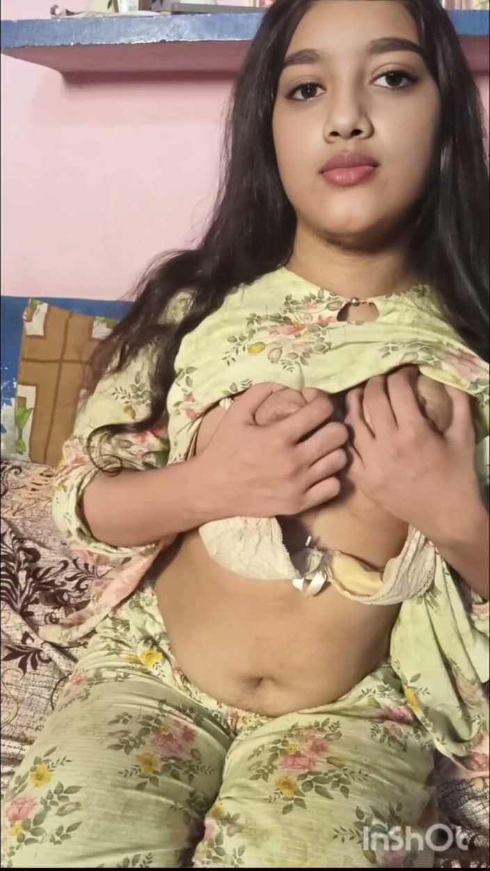 Naughty_Sana: hot desi saali raat men oongli kar rahi aur maastarbeting...