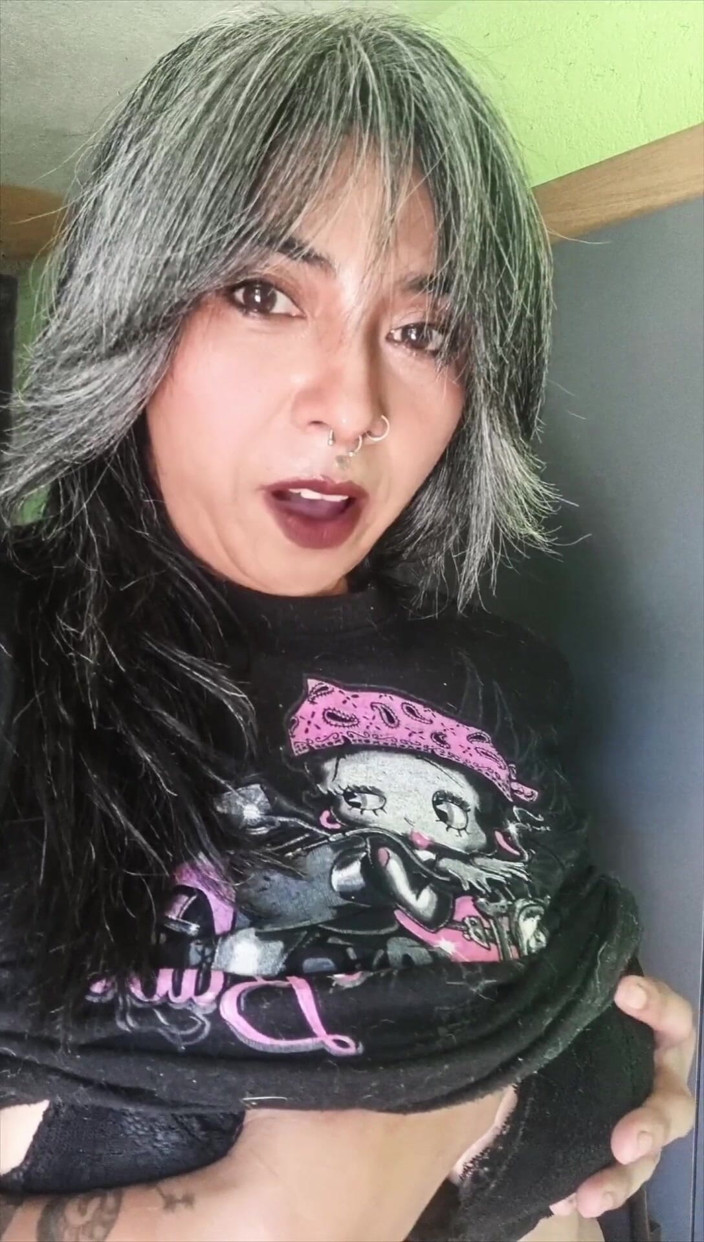 Casia Castro: Quick Payment for the Ride… Before Someone Sees Us