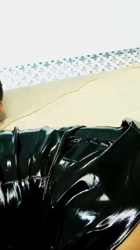 Suster nakal rambut pirang michelle thorne dengan kostum lateks dan toket besarnya dicrot sperma hangat