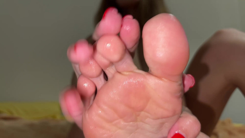 Mia Foster: Сексуальне позування, змащуючи мої цицьки, дупу і ноги