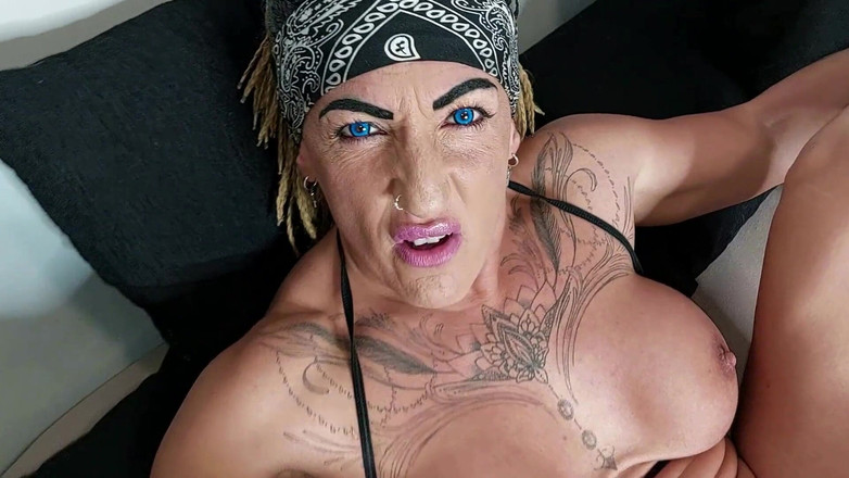 Danaxmuscles: Dal jsem si svou obrovskou kundičku s mojí vakuovou pumpou