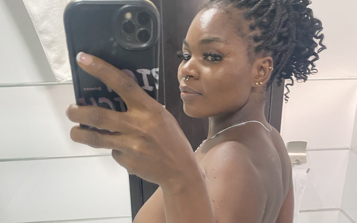 Julietsimeon: Miluji, když mě můj robertek donutí stříkat