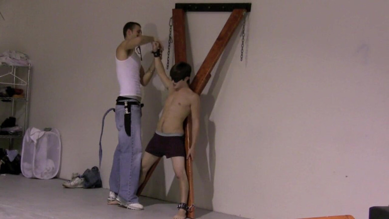 Dream Boy Bondage: ठेस पहुंचाना और मजा - अध्याय 1