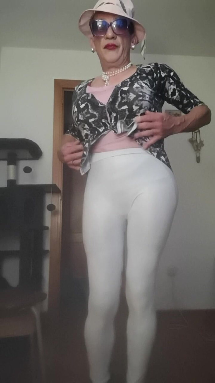 Yusti: Croodreisser Markiert weibliche Kurven