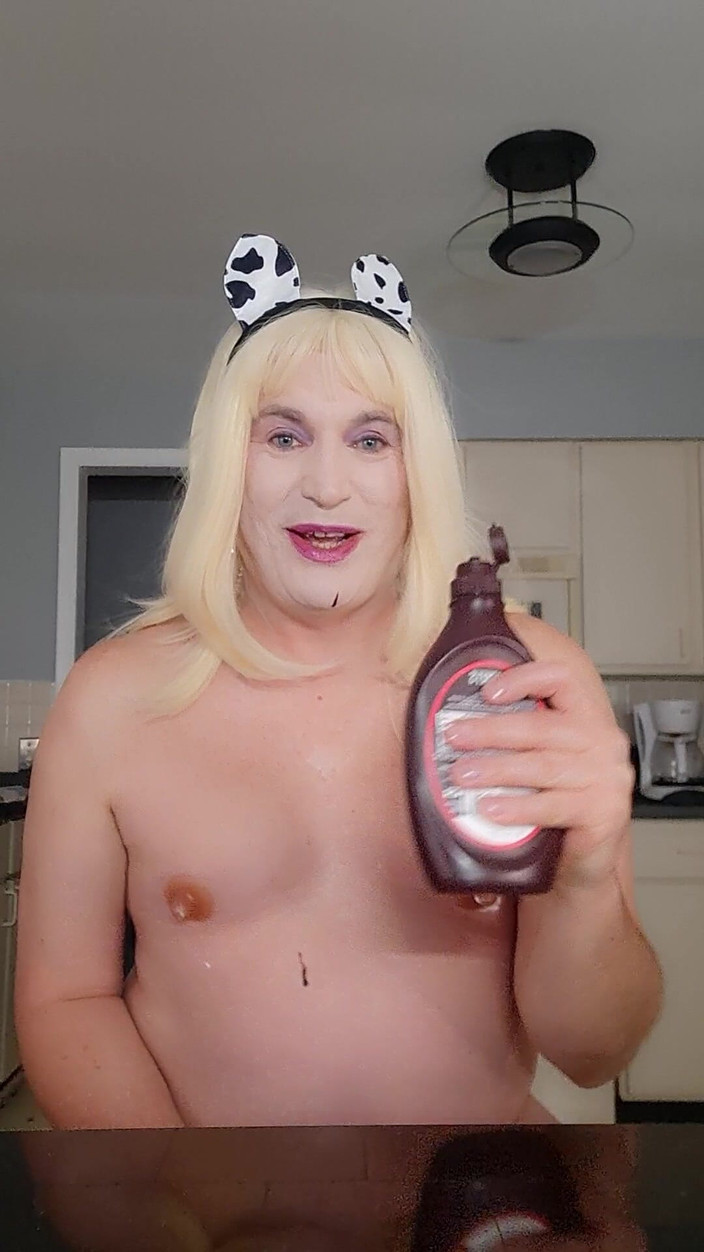 Victoria Lecherri: あなたのHu-cowを養う!